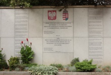 Budapeszt: Spotkanie przy tablicy upamiętniającej polskich uchodźców wojennych na Węgrzech